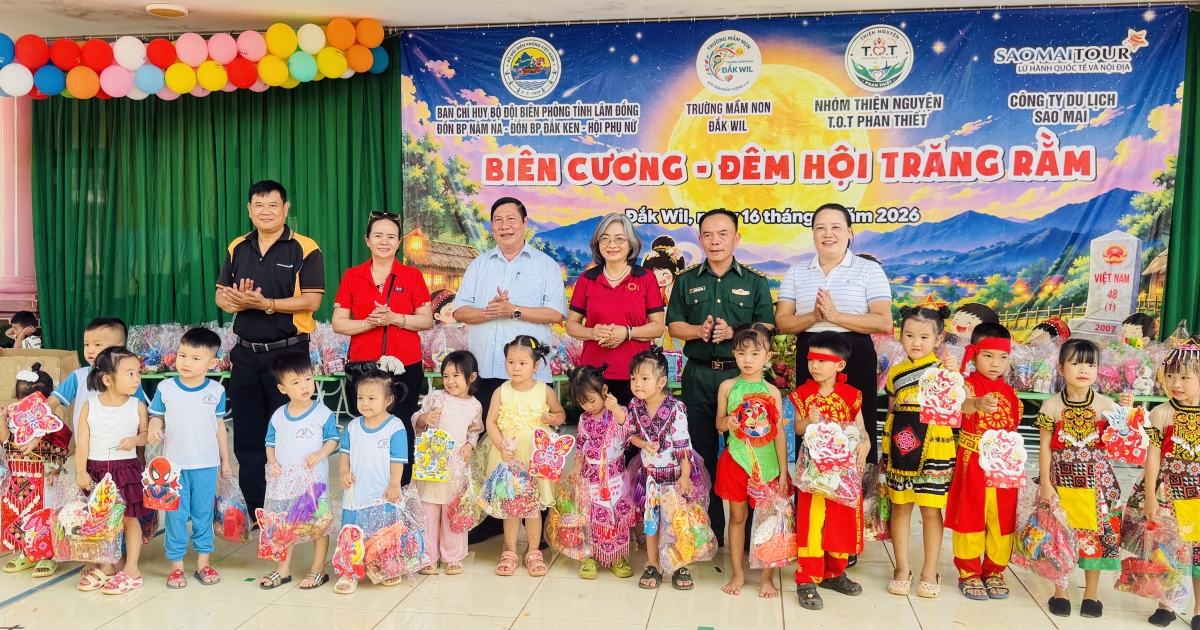 Trao quà trung thu cho các bé Lâm Đồng: 550 phần quà trung thu cho trẻ em vùng biên giới