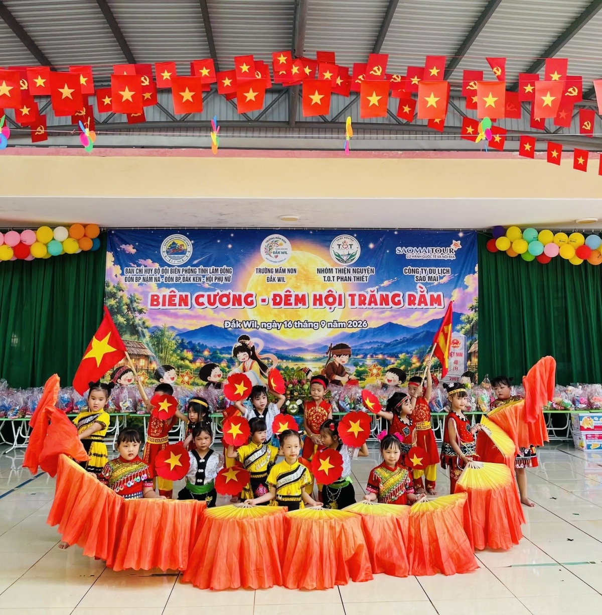 Văn nghệ chào mừng Chương trình trung thu: “ Biên cương- Đêm hội trăng rằm” tại Lâm Đồng Lâm Đồng: 550 phần quà trung thu cho trẻ em vùng biên giới