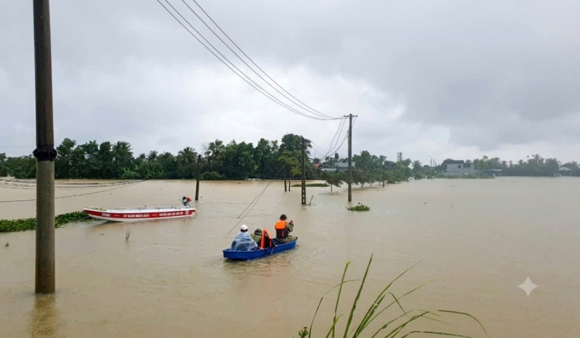 Mưa lũ khiến hàng nghìn nhà dân bị ngập lụt ở Thanh Hóa Mưa lũ khiến hàng nghìn nhà dân bị ngập lụt ở Thanh Hóa