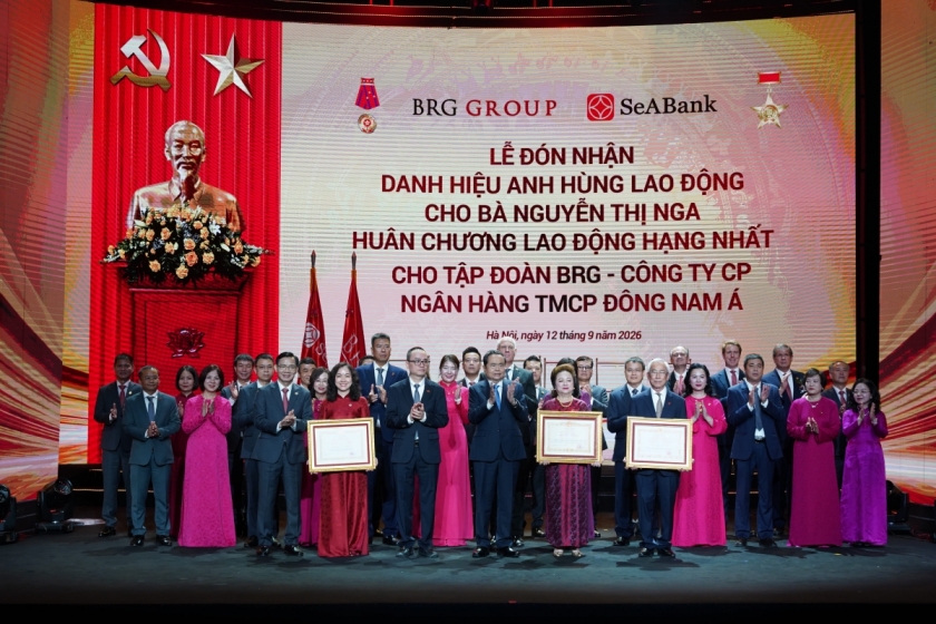 doanh nhân Nguyễn Thị Nga – Phó Chủ tịch Thường trực HĐQT SeABank cũng tự hào đón nhận danh hiệu Anh hùng Lao động thời kỳ đổi mới doanh nhân Nguyễn Thị Nga – Phó Chủ tịch Thường trực HĐQT SeABank cũng tự hào đón nhận danh hiệu Anh hùng Lao động thời kỳ đổi mới
