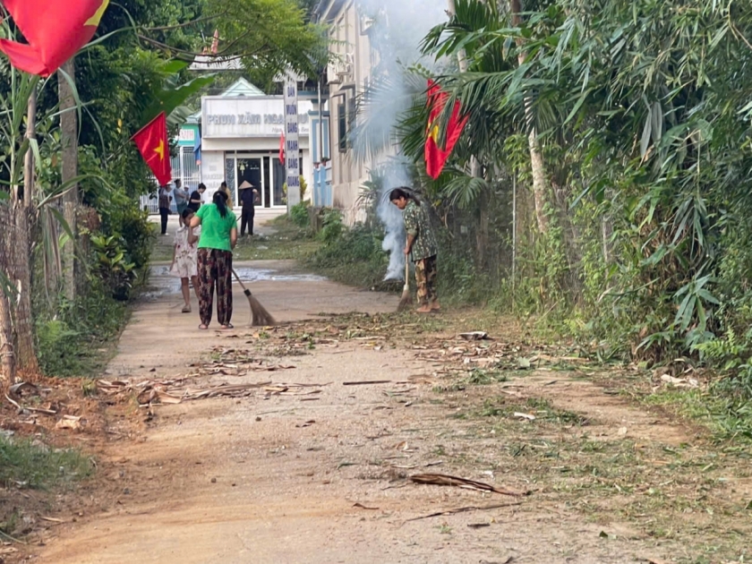 Những tuyến đường xanh từ bàn tay người cao tuổi Châu Bình