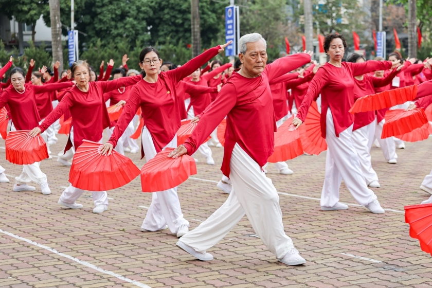 Tuổi già rực rỡ và đầy kiêu hãnh Tuổi già rực rỡ và đầy kiêu hãnh