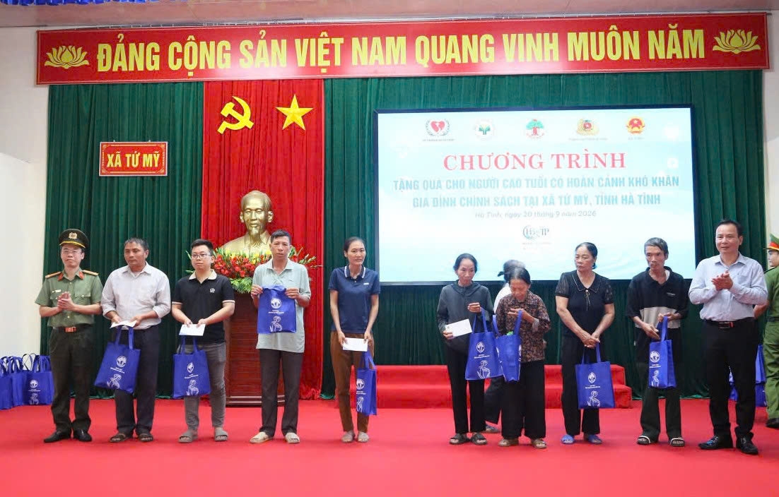 Chung tay hỗ trợ người cao tuổi, gia đình chính sách và người dân có hoàn cảnh khó khăn tại Hà Tĩnh Chung tay hỗ trợ người cao tuổi, gia đình chính sách và người dân có hoàn cảnh khó khăn tại Hà Tĩnh