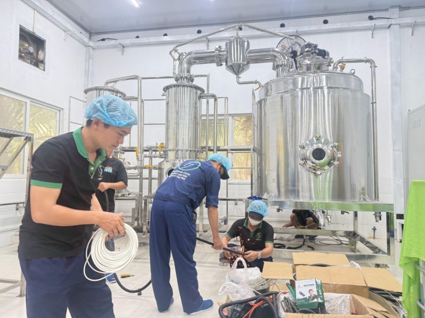 Thiết bị cô đặc chân không: Từ vật liệu đến yêu cầu vệ sinh