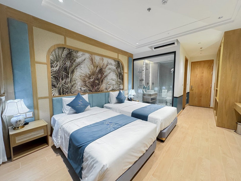 Phòng nghỉ tại Siren Hotel, khách sạn 3 sao 63 phòng. Ảnh: Romo Cons Phòng nghỉ tại Siren Hotel, khách sạn 3 sao 63 phòng. Ảnh: Romo Cons