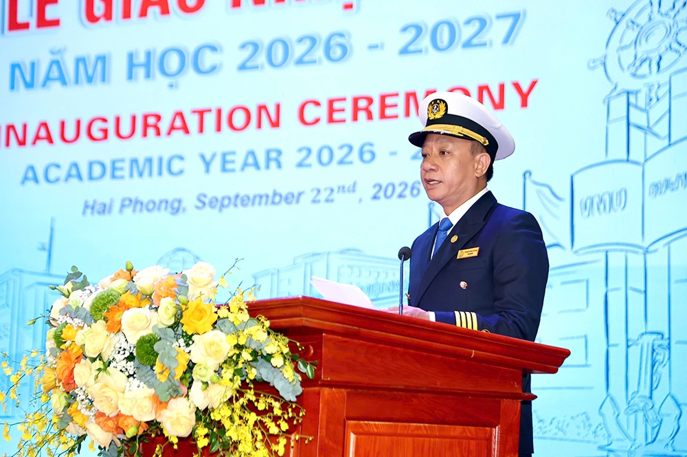PGS.TS. Phạm Xuân Dương - Bí thư Đảng ủy, Hiệu trưởng Trường Đại học Hàng hải Việt Nam phát biểu tại Lễ giao nhiệm vụ năm 2026-2027 PGS.TS. Phạm Xuân Dương - Bí thư Đảng ủy, Hiệu trưởng Trường Đại học Hàng hải Việt Nam phát biểu tại Lễ giao nhiệm vụ năm 2026-2027