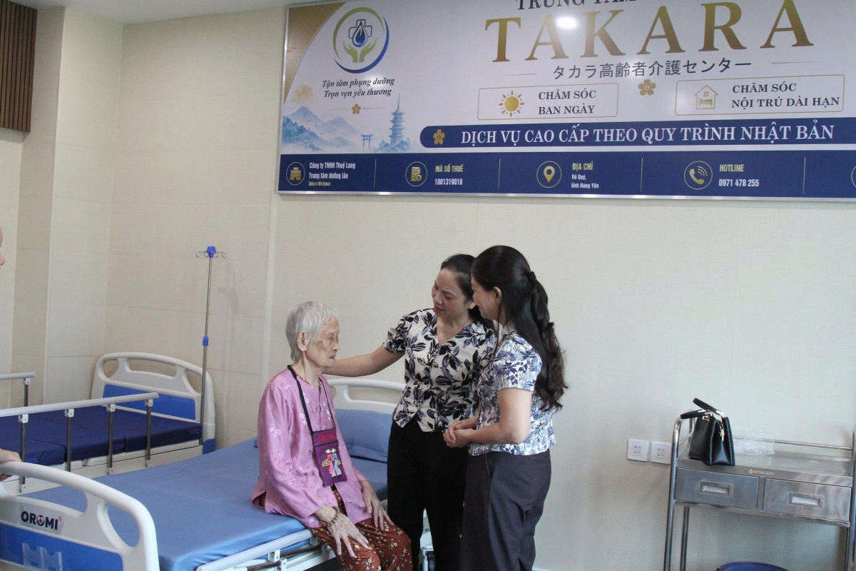 Sáng đưa đi, tối đón về: Thêm một lựa chọn chăm sóc người cao tuổi