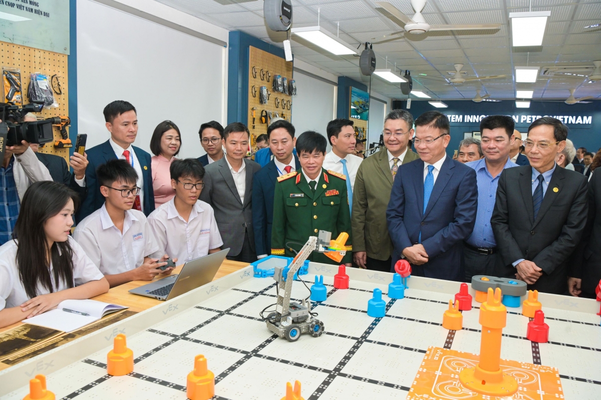 Sau một năm triển khai Stem Innovation Petrovietnam:    Đổi mới cách dạy, khơi mở cách học