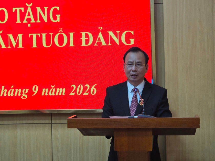 Trao Huy hiệu Đảng tặng các đảng viên thuộc Đảng bộ Cơ quan Trung ương Hội Người cao tuổi Việt Nam Trao Huy hiệu Đảng tặng các đảng viên thuộc Đảng bộ Cơ quan Trung ương Hội Người cao tuổi Việt Nam