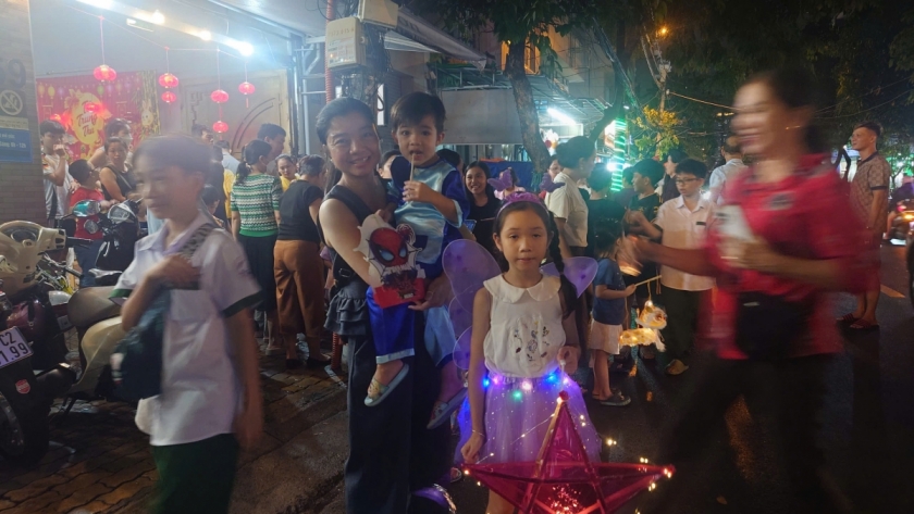 Sự chung tay của cộng đồng dân cư khu phố 27 đã đem lại một ký ức đẹp cho trẻ nhỏ trên địa bàn
