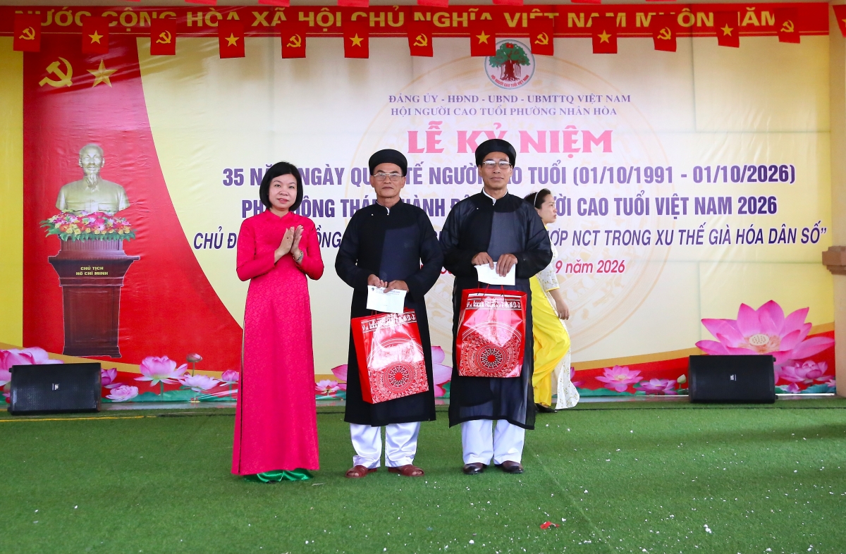 Nhân Hòa rộn ràng ngày hội NCT - tuổi cao, chí càng cao Nhân Hòa rộn ràng ngày hội NCT - tuổi cao, chí càng cao