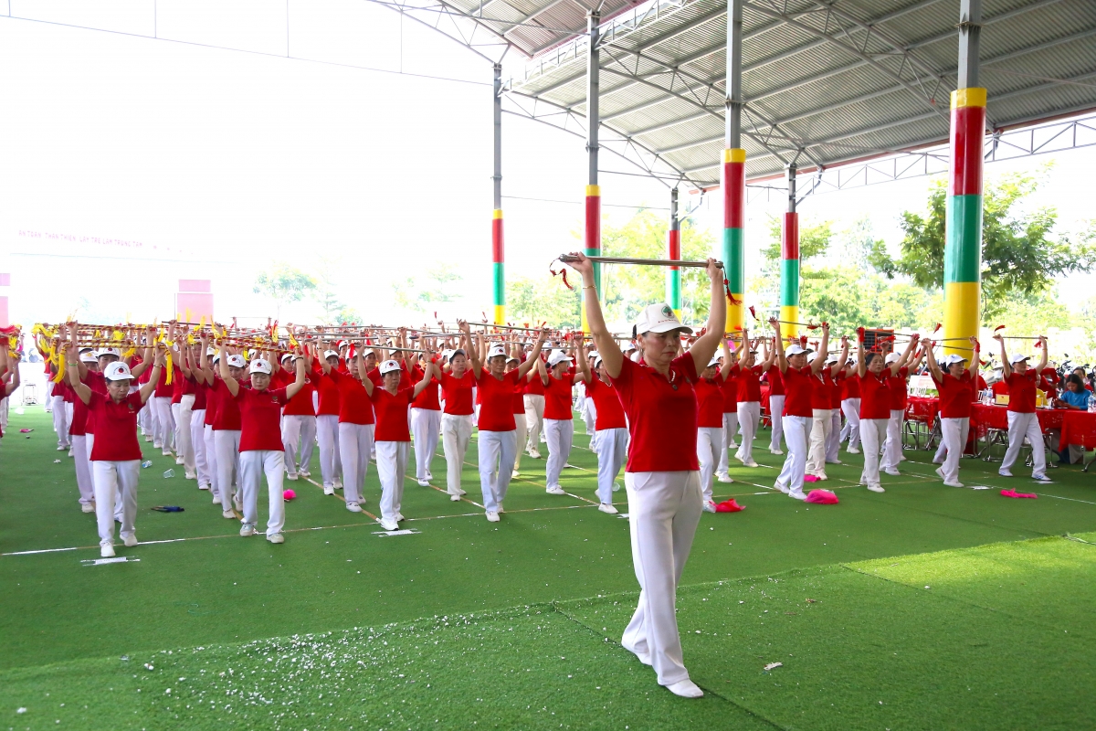 Nhân Hòa rộn ràng ngày hội NCT - tuổi cao, chí càng cao Nhân Hòa rộn ràng ngày hội NCT - tuổi cao, chí càng cao