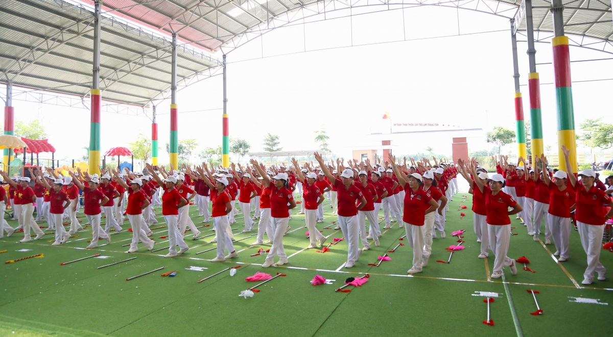 Nhân Hòa rộn ràng ngày hội NCT - tuổi cao, chí càng cao Nhân Hòa rộn ràng ngày hội NCT - tuổi cao, chí càng cao