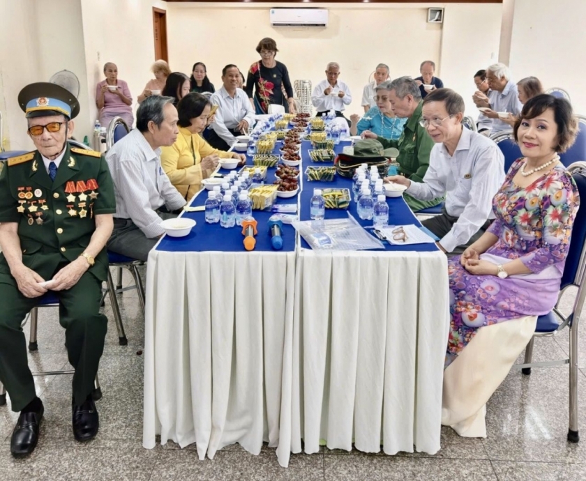 Các cụ được tư vấn chuyên đề sơ cấp cứu