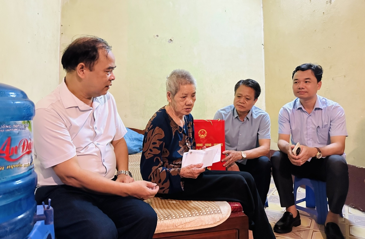 Người cao tuổi Bát Tràng rộn ràng nhịp sống vui, khỏe, có ích