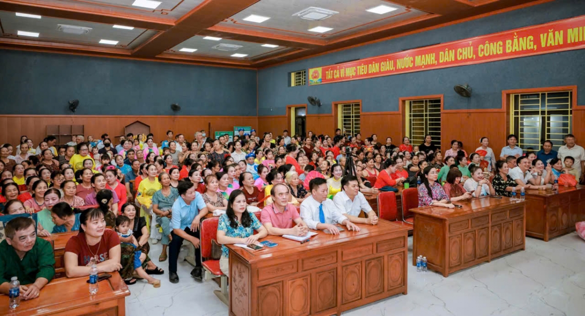 Toàn cảnh hội trường Chung kết Hội thi Tiếng hát Người cao tuổi năm 2026
