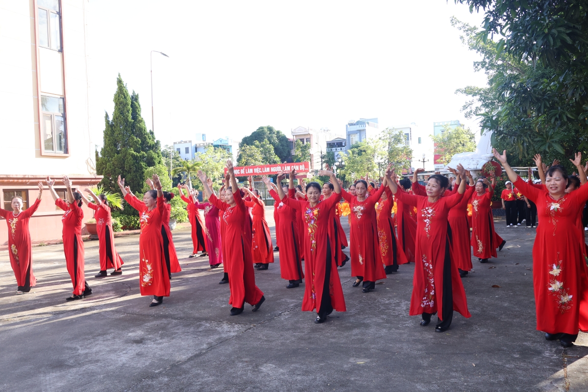 Lan tỏa hoạt động chăm sóc, phát huy vai trò người cao tuổi tại Hưng Yên