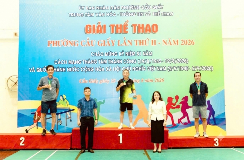 Ông Bùi Huệ Vinh, CLB Bóng bàn 2.4 phường Cầu Giấy, đoạt Huy chương Vàng tại Giải Bóng bàn phường Cầu Giấy năm 2026.