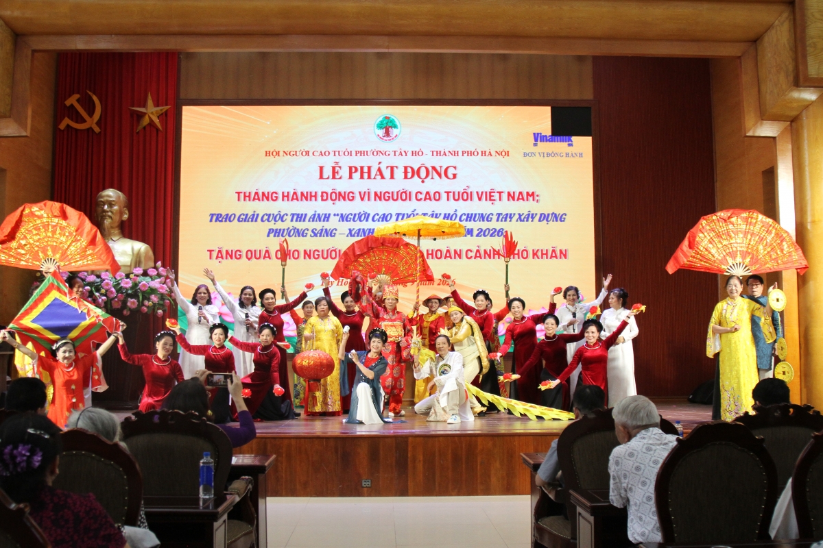 Nhiều tiết mục văn nghệ để lại ấn tượng sâu sắc Nhiều tiết mục văn nghệ để lại ấn tượng sâu sắc