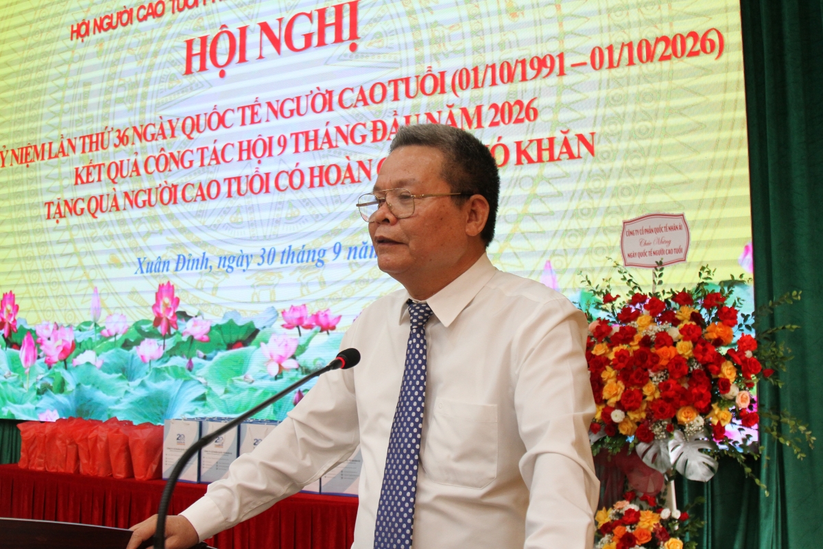 Ông Phạm Huy Giáp, Phó Chủ tịch Thường trực Hội Người cao tuổi TP Hà Nội phát biểu chỉ đạo Hội nghị