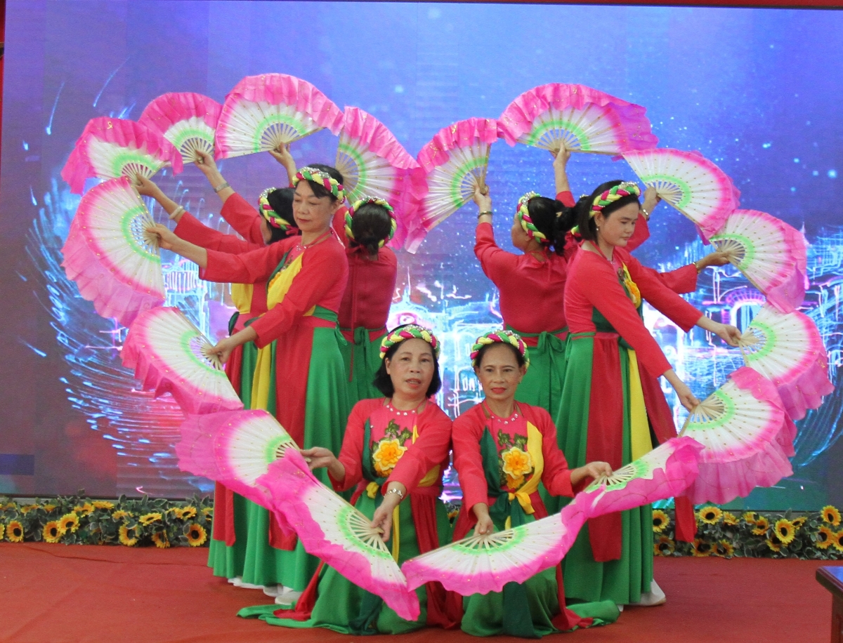 Phường Hồng Hà phát huy vai trò người cao tuổi, thích ứng với chuyển đổi số