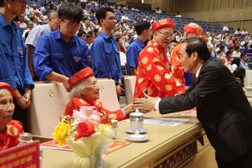 Tháng hành động vì Người cao tuổi Việt Nam năm 2026: Cộng đồng chung tay chăm sóc tích hợp người cao tuổi trong xu thế già hóa dân số Tháng hành động vì Người cao tuổi Việt Nam năm 2026: Cộng đồng chung tay chăm sóc tích hợp người cao tuổi trong xu thế già hóa dân số