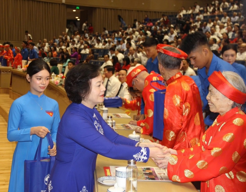 Tháng hành động vì Người cao tuổi Việt Nam năm 2026: Cộng đồng chung tay chăm sóc tích hợp người cao tuổi trong xu thế già hóa dân số Tháng hành động vì Người cao tuổi Việt Nam năm 2026: Cộng đồng chung tay chăm sóc tích hợp người cao tuổi trong xu thế già hóa dân số
