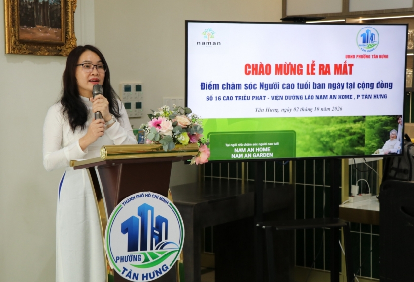 Bà Nguyễn Thị Kim Thanh, Phó Chủ tịch UBND phường Tân Hưng phát biểu Bà Nguyễn Thị Kim Thanh, Phó Chủ tịch UBND phường Tân Hưng phát biểu