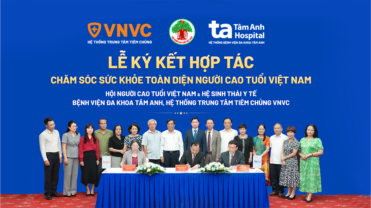 Trao tặng 10.000 liều vắc xin cúm cho người cao tuổi trên toàn quốc