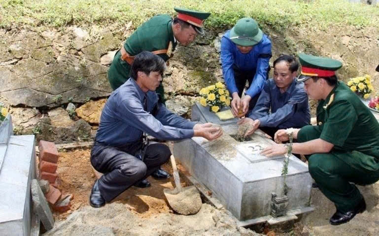 Lào Cai an táng 71 hài cốt liệt sĩ, tiếp tục hành trình tìm danh tính