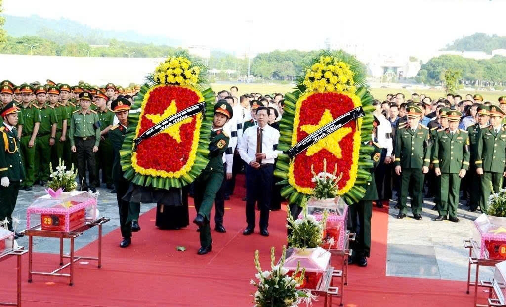 Lào Cai an táng 71 hài cốt liệt sĩ, tiếp tục hành trình tìm danh tính