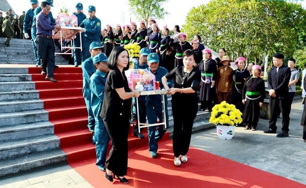 Lào Cai an táng 71 hài cốt liệt sĩ, tiếp tục hành trình tìm danh tính
