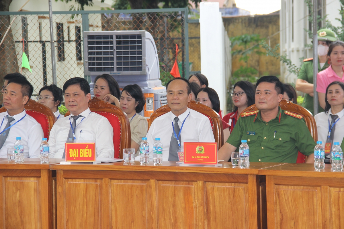 Các đại biểu tham dự chương trình Các đại biểu tham dự chương trình