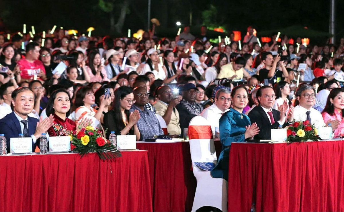 Các đại biểu tham dự Lễ hội Văn hóa thế giới tại Hà Nội lần thứ II