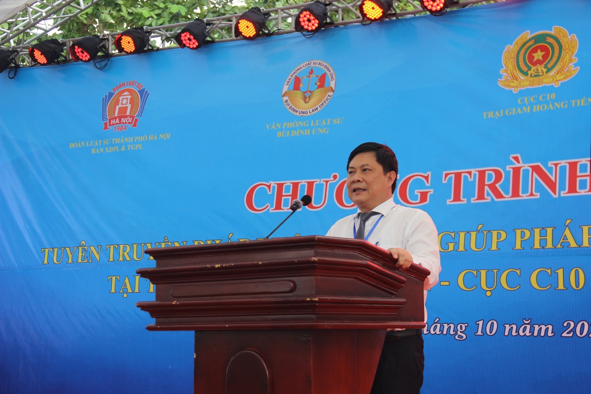 Tư vấn, tuyên truyền pháp luật tại Trại giam Hoàng Tiến: Để pháp luật trở thành hành trang ngày trở về Tư vấn, tuyên truyền pháp luật tại Trại giam Hoàng Tiến: Để pháp luật trở thành hành trang ngày trở về