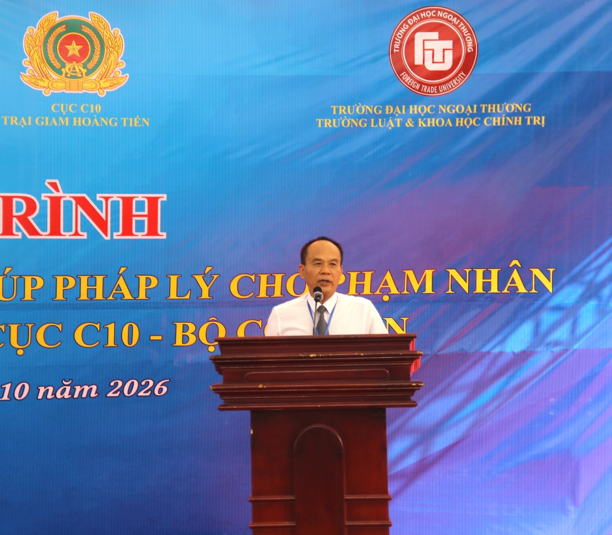 Tư vấn, tuyên truyền pháp luật tại Trại giam Hoàng Tiến: Để pháp luật trở thành hành trang ngày trở về Tư vấn, tuyên truyền pháp luật tại Trại giam Hoàng Tiến: Để pháp luật trở thành hành trang ngày trở về
