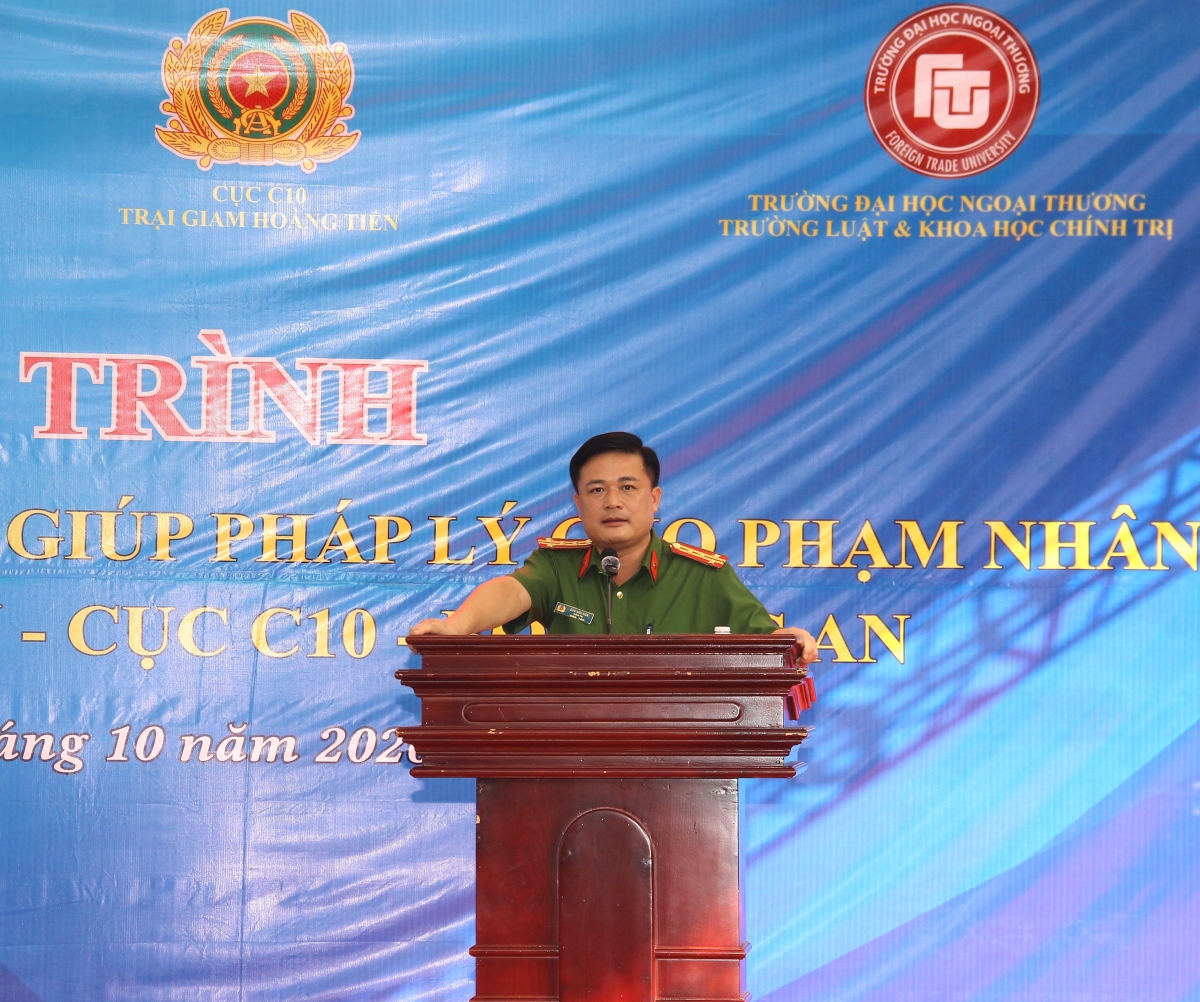 Tư vấn, tuyên truyền pháp luật tại Trại giam Hoàng Tiến: Để pháp luật trở thành hành trang ngày trở về Tư vấn, tuyên truyền pháp luật tại Trại giam Hoàng Tiến: Để pháp luật trở thành hành trang ngày trở về