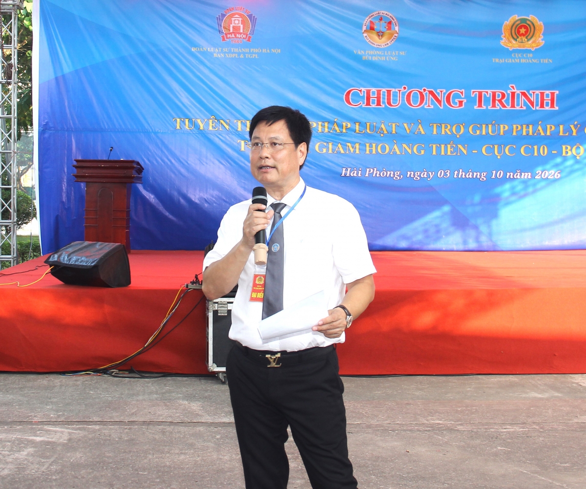 Tư vấn, tuyên truyền pháp luật tại Trại giam Hoàng Tiến: Để pháp luật trở thành hành trang ngày trở về Tư vấn, tuyên truyền pháp luật tại Trại giam Hoàng Tiến: Để pháp luật trở thành hành trang ngày trở về