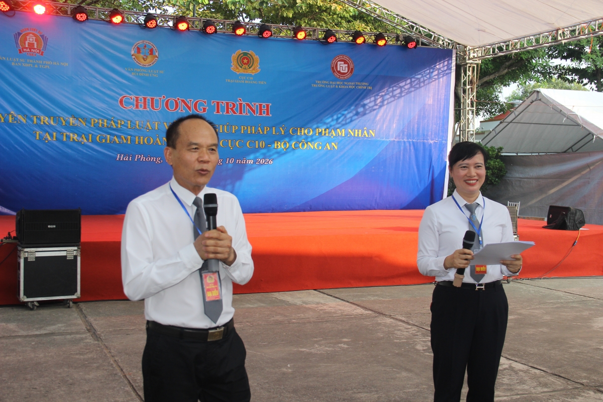 Tư vấn, tuyên truyền pháp luật tại Trại giam Hoàng Tiến: Để pháp luật trở thành hành trang ngày trở về Tư vấn, tuyên truyền pháp luật tại Trại giam Hoàng Tiến: Để pháp luật trở thành hành trang ngày trở về