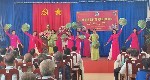 Tiết mục văn nghệ tại buổi lễ
