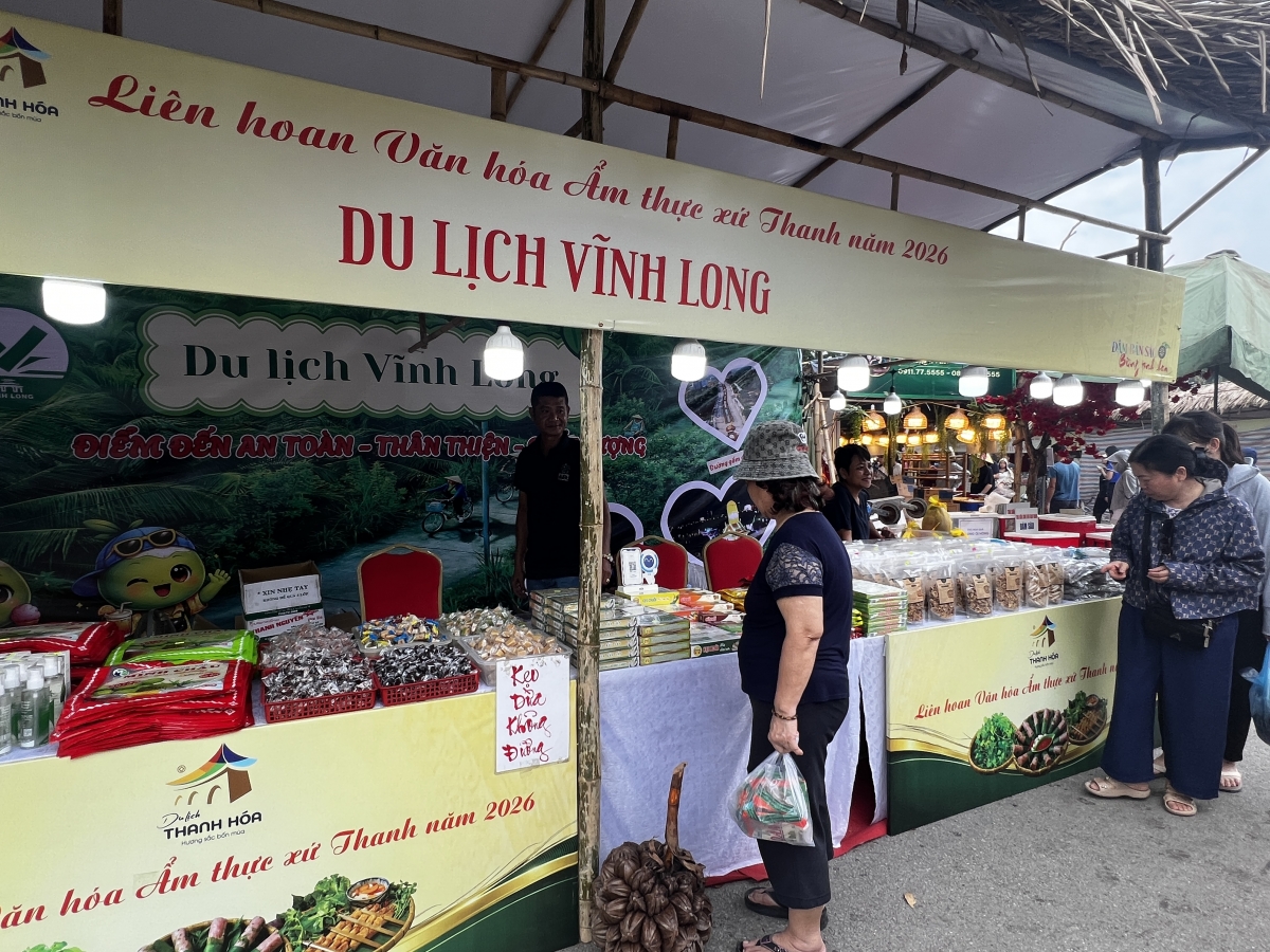 Liên hoan Văn hóa ẩm thực đã đem những sản phẩm đặc trưng của Vĩnh Long đã đến với du khách Liên hoan Văn hóa ẩm thực đã đem những sản phẩm đặc trưng của Vĩnh Long đã đến với du khách