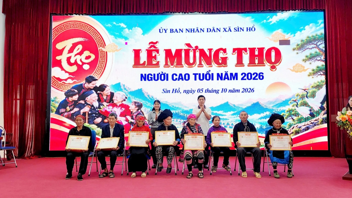 Sìn Hồ trân trọng NCT qua lễ chúc thọ, mừng thọ