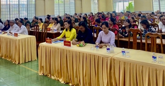 Các đại biểu tham dự buổi họp mặt