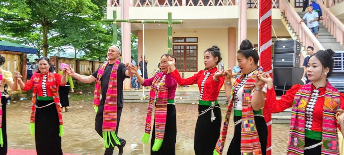 KỲ 2: Để di sản trở thành sinh kế, để du lịch làm giàu cho quê hương KỲ 2: Để di sản trở thành sinh kế, để du lịch làm giàu cho quê hương