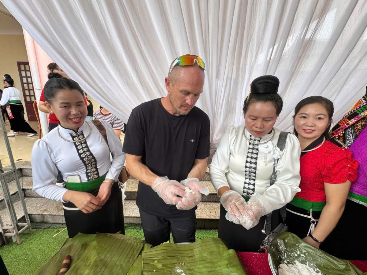 KỲ 2: Để di sản trở thành sinh kế, để du lịch làm giàu cho quê hương KỲ 2: Để di sản trở thành sinh kế, để du lịch làm giàu cho quê hương
