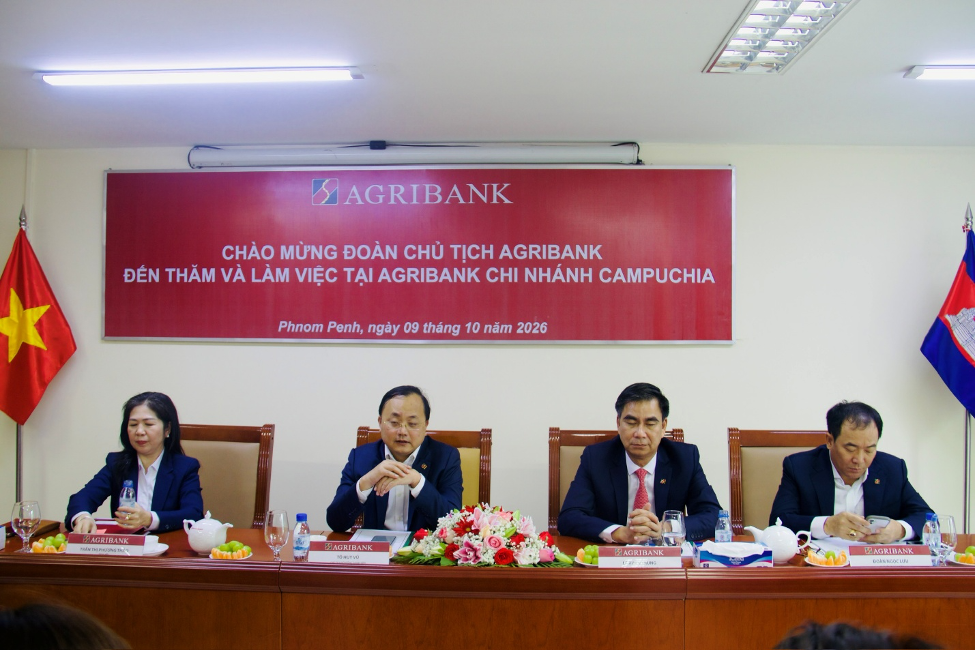 Đoàn công tác Agribank làm việc với Chi nhánh Campuchia. Đoàn công tác Agribank làm việc với Chi nhánh Campuchia.