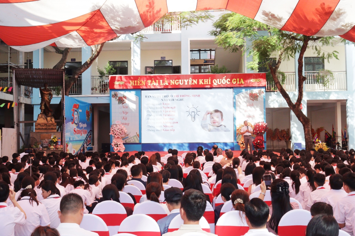 Quang cảnh ngày hội hướng nghiệp.