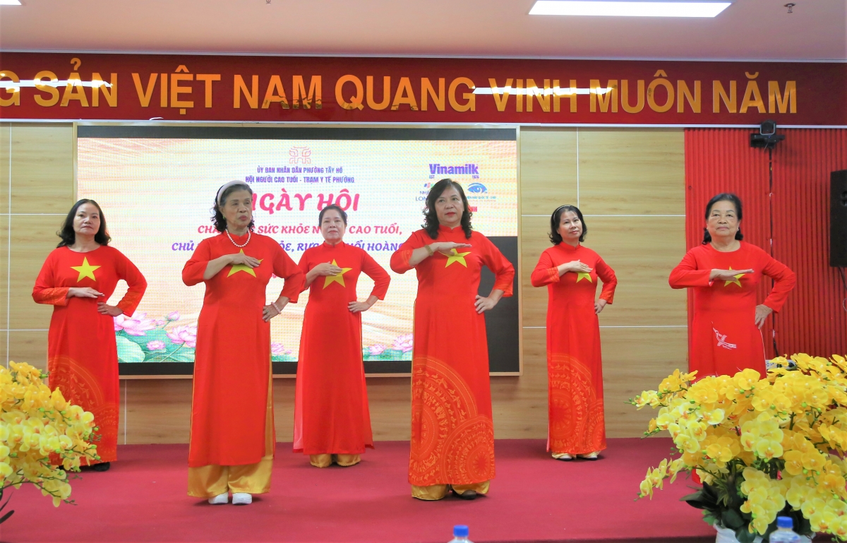 Bài dân vũ sôi động Bài dân vũ sôi động