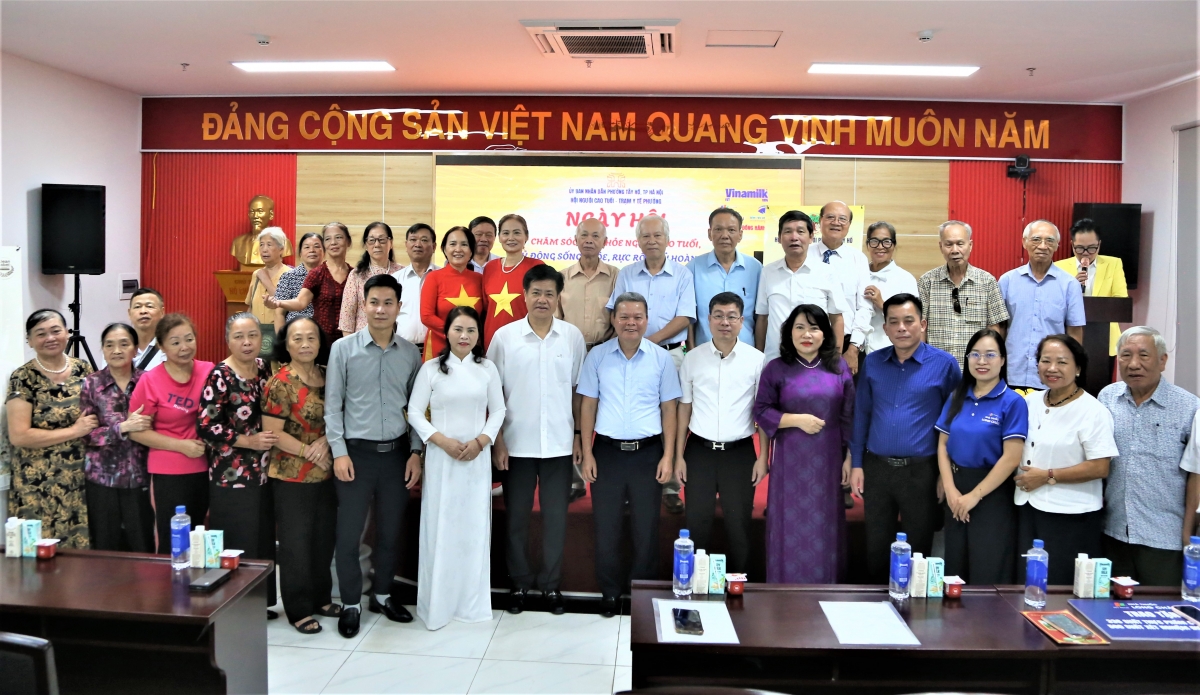 Rộn ràng ngày hội chăm sóc sức khỏe của NCT phường Tây Hồ Rộn ràng ngày hội chăm sóc sức khỏe của NCT phường Tây Hồ
