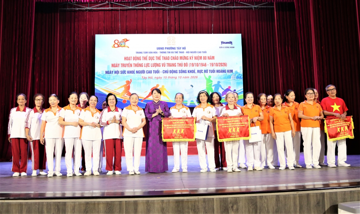 Rộn ràng ngày hội chăm sóc sức khỏe của NCT phường Tây Hồ